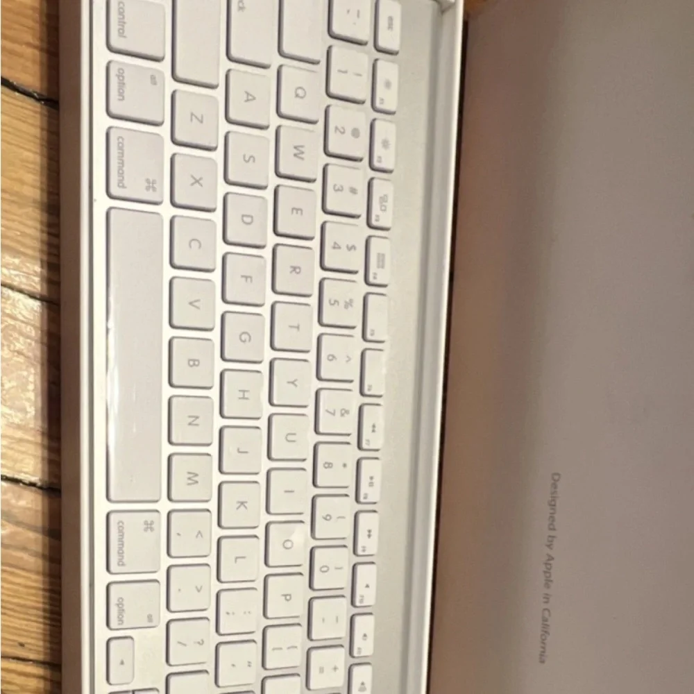Apple White Keyboard with Matching White Mouse